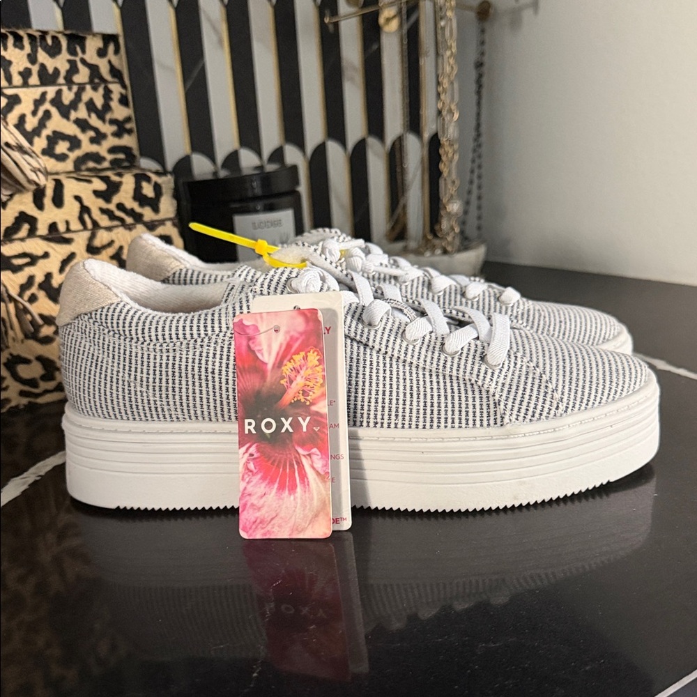 Roxy Women's Striped White and Gray Sneakers